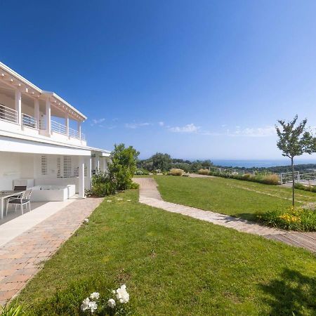 Апартаменты Coppa Carrubo Residenza Вьесте Экстерьер фото