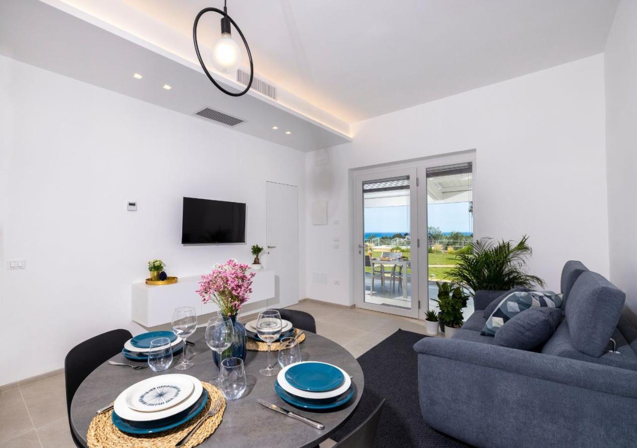 Апартаменты Coppa Carrubo Residenza Вьесте Экстерьер фото
