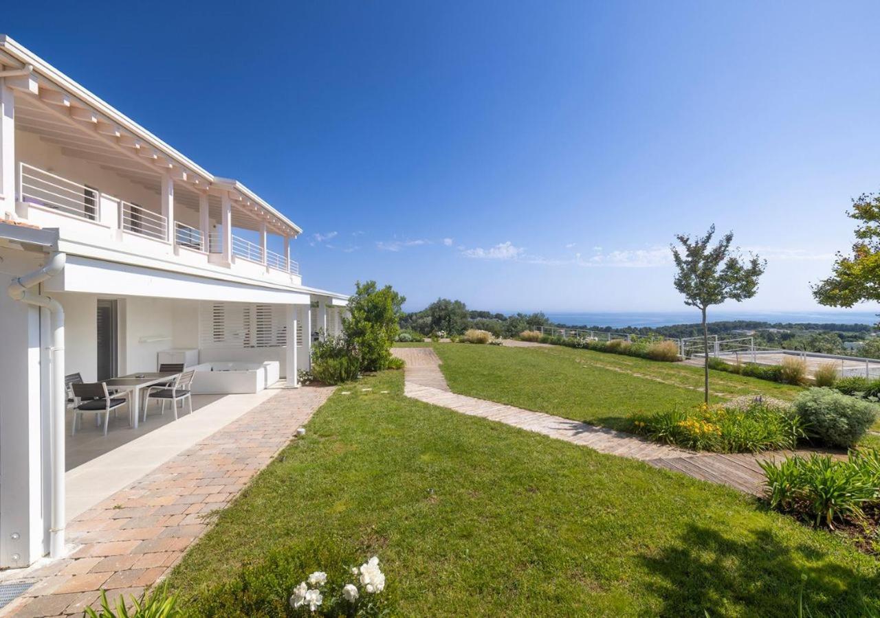 Апартаменты Coppa Carrubo Residenza Вьесте Экстерьер фото
